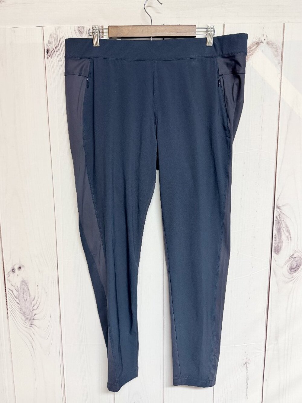 KÜHL Women’s Outleisure Legging‎ XL Midnight Zip Pocket NWT